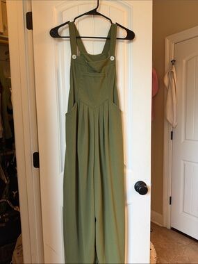 HALARA Olive Green Wide Leg Jumpsuit Overalls -Adjustable w/ pockets. NWOT